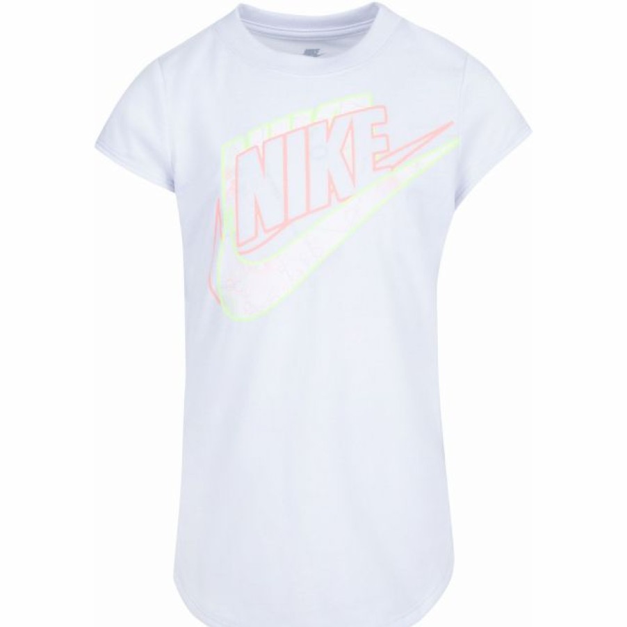 * Shorts | Nike Little Girls' Dream Chaser T-Shirt